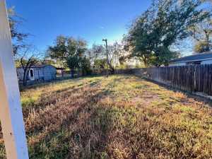 2817 N Irving St (13)