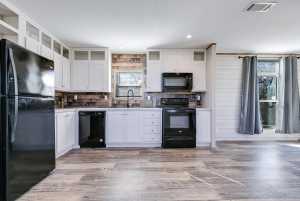 407 W Nueces Dr (10)