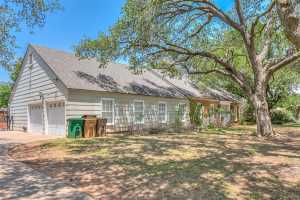 2622 Oxford Ave (32)