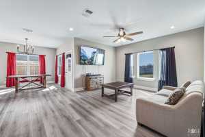 211 S Buchanan St (23)