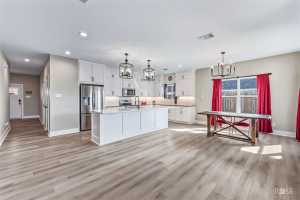 211 S Buchanan St (26)