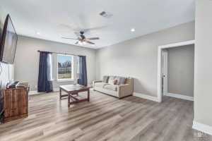 211 S Buchanan St (22)