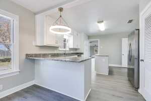 222 S Jackson Ave (10)