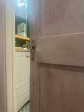 206 N Van Buren St (12)