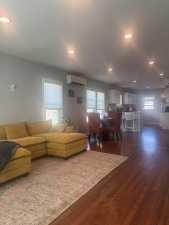 206 N Van Buren St (8)