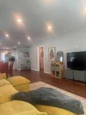 206 N Van Buren St (9)