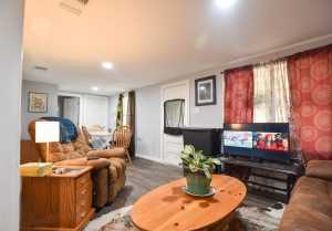 426 E 10th St (8)