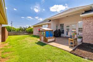 6027 Warwick Dr (32)