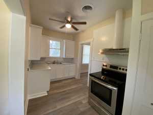 1315 Pecos St (20)