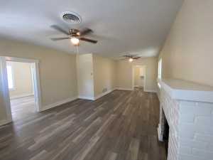 1315 Pecos St (24)