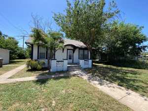 1315 Pecos St (3)