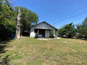 1315 Pecos St (7)