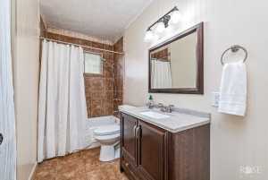 2001 St Mary St (15)