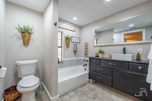 2027 Walnut St (17)
