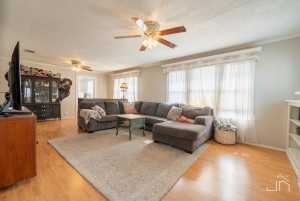 2027 Walnut St (5)