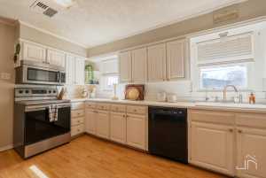 2027 Walnut St (10)