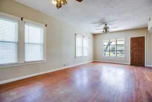 215 N Bishop St (11)