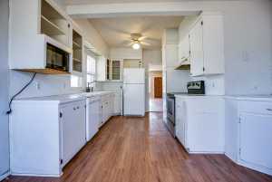 215 N Bishop St (14)