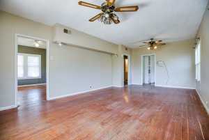 215 N Bishop St (9)