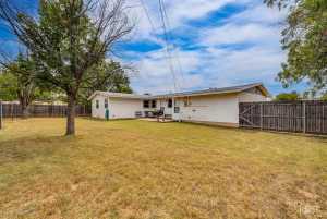 2738 A&M Ave (24)