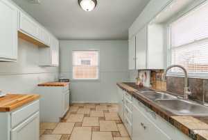 2430 San Antonio St (10)