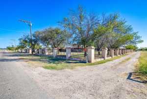 208 East St (56)