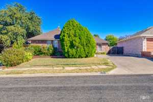 1212 Dorchester Dr (2)