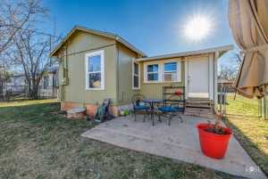 706 N Madison St (16)