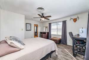 705 E 2nd St (18)