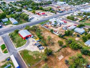 2710 N Chadbourne St (5)