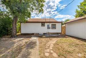 408 N Jackson St (21)
