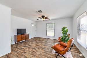 408 N Jackson St (7)