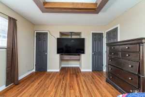 307 E 12th St (25)