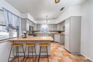 3125 N Oakes St (14)