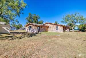 3125 N Oakes St (27)