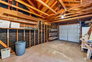 3125 N Oakes St (32)