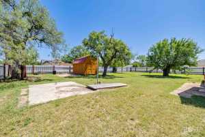 606 E 17th St (25)