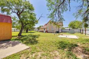 606 E 17th St (26)