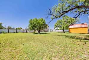 606 E 17th St (28)