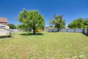 606 E 17th St (29)
