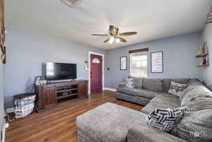 606 E 17th St (8)