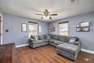 606 E 17th St (9)