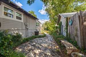 10 N Jefferson St (28)