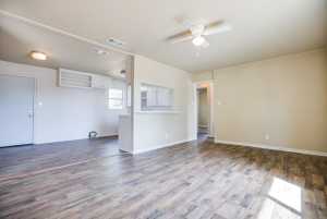 1106 Country Club Dr (6)