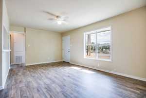 1106 Country Club Dr (7)