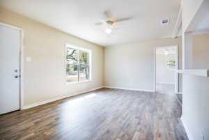 1106 Country Club Dr (8)