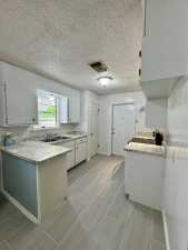 1025 Linda Lee Dr (4)