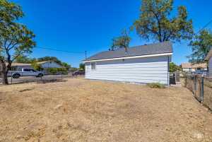 1001 W Tarver St (22)