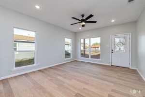 715 W 18th St (10)