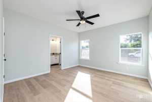 715 W 18th St (16)